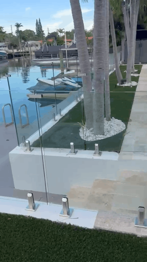 glass pool fence
