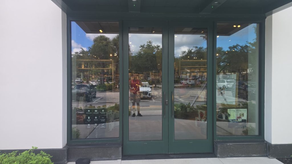 commercial glass replacement